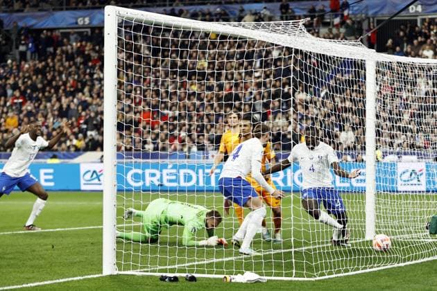 SAINT-DENIS - Dayot Upamecano of France scores the 0-2. (lr) Holland goalkeeper Jasper Cillessen, Nathan Ake of Holland, Dayot Upamecano of France during the UEFA EURO, EM, Europameisterschaft,Fussball 2024 qualifying match between France and the Netherlands at Stade de France on March 24, 2023 in Saint-Denis, France. ANP MAURICE VAN STONE UEFA EURO 2024 Qualifying Round 2022 2023 xVIxANPxSportx xxANPxIVx 465700988 originalFilename: 465700988.jpg