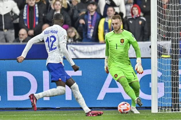 PARIS, 24-03-2023, Stade de France, UEFA Qualification EURO 2024 Football, season 2022 2023, France - Netherlands. Netherlands goalkeeper Jasper Cillessen France - Netherlands  x20316539x Copyright: