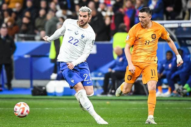 March 24, 2023, Saint-Denis, France, France: Theo HERNANDEZ of France and Steven BERGHUIS of Netherlands during the UEFA EURO, EM, Europameisterschaft,Fussball 2024 European Qualifiers Group B match between France and Netherlands at Stade de France on March 24, 2023 in Saint-Denis near Paris, France. Saint-Denis France - ZUMAm308 20230324_zsp_m308_007 Copyright: xMatthieuxMirvillex
