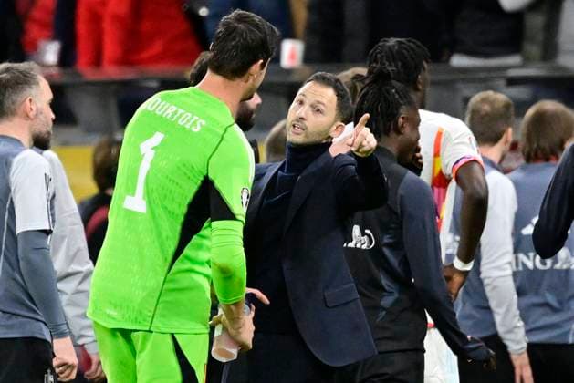 STOCKHOLM, SWEDEN - MARCH 24 : Tedesco Domenico head coach of Belgian Team and Courtois Thibaut goalkeeper of Belgium pictured during the Euro 2024 Qualifying Match Group F match between Sweden and Belgium on March 24, 2023 in Stockholm, Sweden, 24 03 2023 ( Sweden v Belgium Euro 2024 Qualifying Match PhotoNews Panoramic 