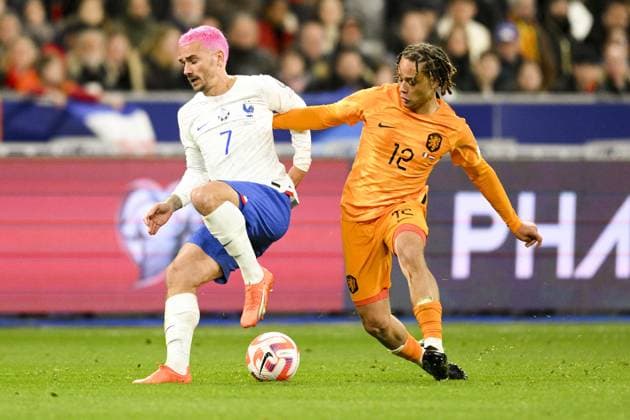 GRIEZMANN Antoine (FRA) vs Xavi Simons (NED) FOOTBALL : France vs Pays Bas - Eliminatoires Euro2024 - 24 03 2023 JBAutissier Panoramic 