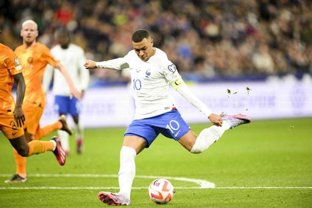 MBAPPE Kylian (FRA) vs Geertuida Lutsharel (NED) FOOTBALL : France vs Pays Bas - Eliminatoires Euro2024 - 24 03 2023 JBAutissier Panoramic 