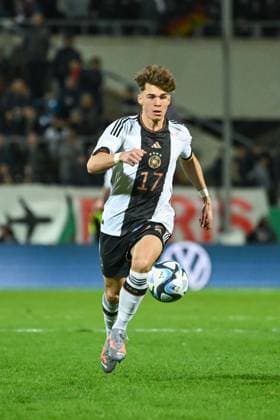 24.03.2023, GER, Fußball, Männer, U 21 Länderspiel, 2022 2023, Deutschland U 21 - Japan U 21 Noah Weißhaupt (17 Deutschland) läuft auf das Tor zu. Frankfurt am Main PSD Bank Arena Hessen Deutschland