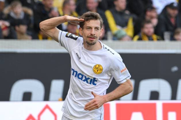Sport Themen der Woche KW12 Sport Bilder des Tages Alexander Nollenberger (SpVgg Bayreuth) erzielt das 0:2 und jubelt. SG Dynamo Dresden vs. SpVgg Bayreuth, Fussball, 3. Liga, 29. Spieltag, Saison 2022 2023, 25.03.2023 DFB DFL REGULATIONS PROHIBIT ANY USE OF PHOTOGRAPHS AS IMAGE SEQUENCES AND OR QUASI-VIDEO SG Dynamo Dresden vs. SpVgg Bayreuth, Fussball, 3. Liga, 29. Spieltag, Saison 2022 2023, 25.03.2023 Dresden *** Alexander Nollenberger SpVgg Bayreuth scores 0 2 and cheers SG Dynamo Dresden vs SpVgg Bayreuth, Football, 3 Liga, 29 Matchday, Season 2022 2023, 25 03 2023 DFB DFL REGULATES PROHIBIT ANY USE OF PHOTOGRAPHS AS IMAGE SEQUENCES AND OR QUASI VIDEO SG Dynamo Dresden vs SpVgg Bayreuth, Football, 3 Liga, 29 Matchday, Season 2022 2023, 25 03 2023 Dresden Copyright: xEibner-Pressefoto BertxHarzerx EP_EER