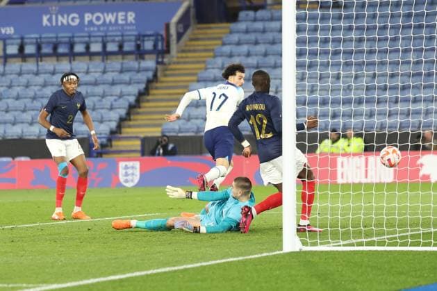 Mandatory Credit: Photo by Ryan Browne Shutterstock (13840567bz) Curtis Jones of England scores a goal to make it 3-0. England U21, U 21 v France U21, International Friendly, Länderspiel, Nationalmannschaft Football, King Power Stadium, Leicester, UK - 25 Mar 2023 EDITORIAL USE ONLY No use with unauthorised audio, video, data, fixture lists, club league logos or live services. Online in-match use limited to 120 images, no video emulation. No use in betting, games or single club league player publications. England U21 v France U21, International Friendly, Football, King Power Stadium, Leicester, UK - 25 Mar 2023 EDITORIAL USE ONLY No use with unauthorised audio, video, data, fixture lists, club league logos or live services. Online in-match use limited to 120 images, no video emulation. No use in betting, games or single club league player publications. Copyright: xRyanxBrowne Shutterstockx 13840567bz