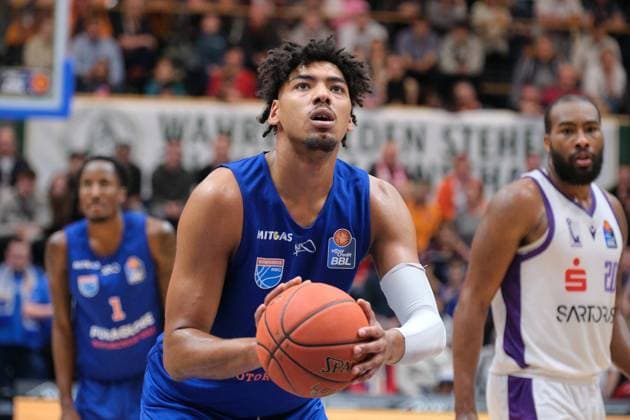 Kostja Mushidi (MBC, 11), Syntainics MBC vs. BG Goettingen, Basketball, Maenner, 25. Spieltag, 2022 2023, 25.03.2023, Syntainics MBC vs. BG Goettingen, Basketball, Maenner, 25. Spieltag, 2022 2023, 25.03.2023, Weissenfels