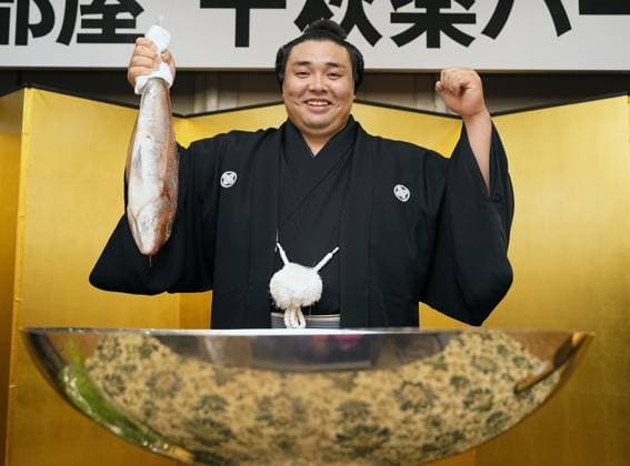 Sport Themen der Woche KW12 Spring Grand Sumo Tournament Sekiwake Kiribayama poses at a party to celebrate his victory in the Spring Grand Sumo Tournament at Edion Arena Osaka in Osaka on March 26, 2023.  A14AA0001410823P 