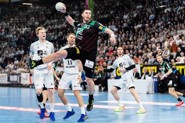 Sport Themen der Woche KW12 Tor Mijajlo Marsenic (Fuechse Berlin, 93) THW Kiel vs. Fuechse Berlin, Handball, Bundesliga, Spieltag 24, Saison 2022 2023, 26.03.2023 -Pressefoto Marcel von Fehrn THW Kiel vs. Fuechse Berlin, Handball, Bundesliga, Spieltag 24, Saison 2022 2023, 26.03.2023 Kiel *** Goal Mijajlo Marsenic Fuechse Berlin, 93 THW Kiel vs Fuechse Berlin, Handball, Bundesliga, Matchday 24, Season 2022 2023, 26 03 2023 Press photo Marcel von Fehrn THW Kiel vs Fuechse Berlin, Handball, Bundesliga, Matchday 24, Season 2022 2023, 26 03 2023 Kiel Copyright: xEibner-Pressefoto MarcelxvonxFehrnx EP_EER