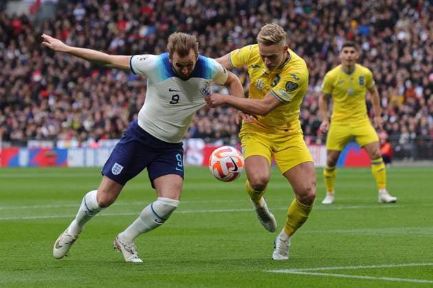 England v Ukraine UEFA EURO, EM, Europameisterschaft,Fussball 2024 Qualifiers Harry Kane of England is brought down by Oleksandr Svatok of Ukraine in the area but no penalty is awarded by Referee Serdar Gozubuyuk during the UEFA Euro 2024 Qualifiers Group C match at Wembley Stadium, London Content Not Available For UK Newspapers Copyright: xPaulxChestertonx FIL-18299-0037 UK Newspapers OUT