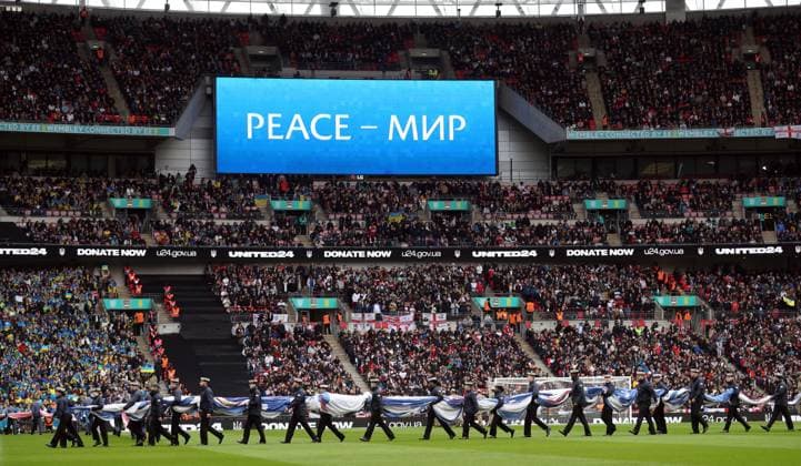 Mandatory Credit: Photo by JASONPIX Shutterstock (13846421k) Peace sign, England v Ukraine England v Ukraine - European Championship, EM, Europameisterschaft QUALIFYING - GROUP C. Football, Wembley Stadium. UK. 26 MAR 2023 Editorial use only England v Ukraine - EUROPEAN CHAMPIONSHIP QUALIFYING - GROUP C. Football, Wembley Stadium. UK. 26 MAR 2023 Editorial use only  Copyright: xJASONPIX Shutterstockx 13846421k