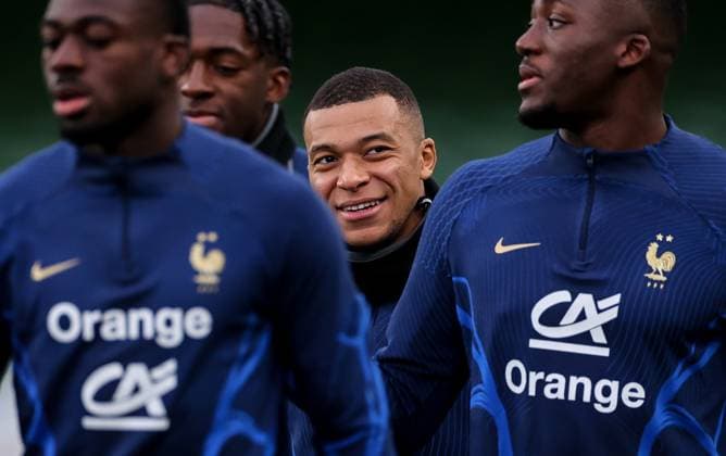 Sport Themen der Woche KW12 Sport Bilder des Tages France Squad Training, Aviva Stadium, Dublin 26 3 2023 Kylian MbappÃ Kylian MbappÃ 26 3 2023  Copyright: x INPHO GaryxCarrx BB4_9474