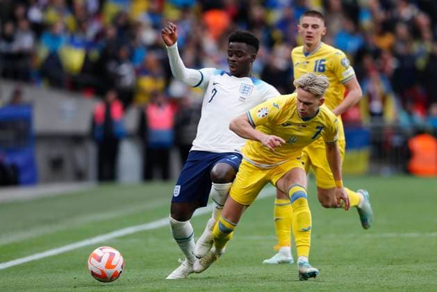 England v Ukraine UEFA EURO, EM, Europameisterschaft,Fussball 2024 Qualifiers Bukayo Saka of England and Mykhailo Mudryk of Ukraine in action during the UEFA Euro 2024 Qualifiers Group C match at Wembley Stadium, London Content Not Available For UK Newspapers Copyright: xPaulxChestertonx FIL-18299-0191 UK Newspapers OUT