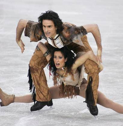 Moscow, Russia. Canadian figure skaters Marie-France Dubreuil and Patrice Lauzon perform during the Russian Figure skating, Eiskunstlauf Cup at the Luzhniki Palace of Sports. Robert Maximov TASS  58019727