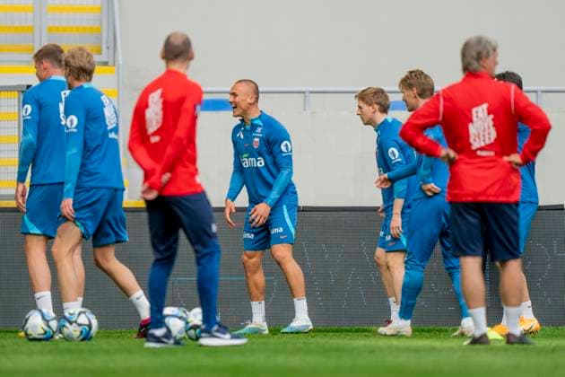 Football, training with Norways mens national team Batumi, Georgia 20230327 Leo Skiri ostigard during a training session with the mens national football team for the EC qualifying matches in football against Georgia Photo Fredrik Varfjell NTB Batumi Georgia EDITORIAL USE ONLY RESTRICTED USE FOR BETTING COMPANIES  Copyright: xFredrikxVarfjellx xNTBx
