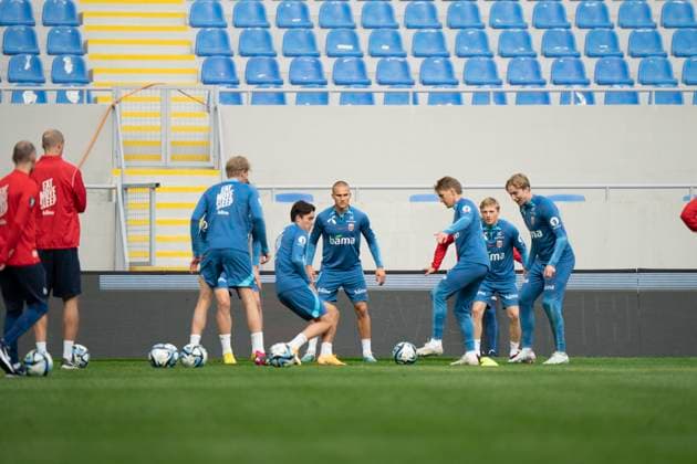 Soccer, training with the Norwegian mens national team Batumi, Georgia 20230327 Hugo Vetlesen, Leo Skiri ostigard, Martin odegaard, Mats Moller Daehli and Kristian Thorstvedt during a training session with the mens national soccer team for the European Championship qualifying matches in soccer against Georgia Photo Fredrik Varfjell NTB Batumi Georgia EDITORIAL USE ONLY RESTRICTED USE FOR BETTING COMPANIES  Copyright: xFredrikxVarfjellx xNTBx