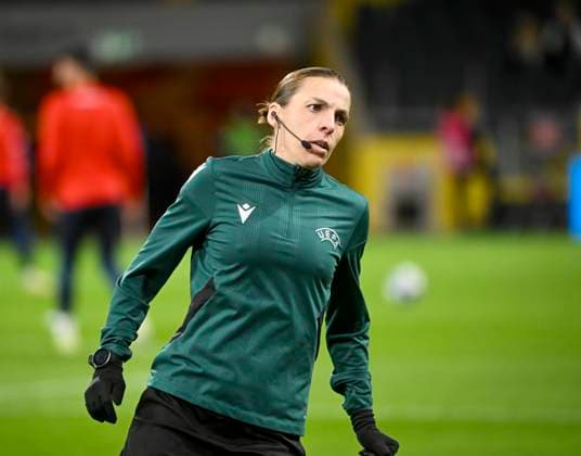 STOCKHOLM 20230327 Kvällens domare StÃ phanie Frappart inför mandagens EM-kvalmatch i fotboll mellan Sverige och Azerbajdzjan pa Friends Arena. STOCKHOLM SVERIGE x10080x Copyright: xFredrikxSandberg TTx EM-KVAL SVERIGE-AZERBAJDZJAN