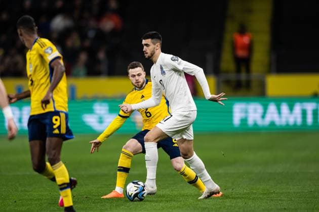 230327 Gabriel Gudmundsson of Sweden during the UEFA EURO, EM, Europameisterschaft,Fussball Qualifier, EM, Europameisterschaft football match between Sweden and Azerbaijan on March 27, 2023 in Stockholm. Photo: Maxim Thore BILDBYRAN kod MT JZ0347 bbeng football soccer fotboll fotball uefa euro qualifier landskamp emkval em-kvalifisering em-kvalik sverige sverige a sweden azerbajdzjan Copyright: MAXIMxTHORE BB230327MT018