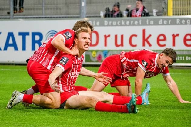 Sport Themen der Woche KW13 Sport Bilder des Tages Jubel zum Tor zum 1:1 durch Vincent Vermeij (SC Freiburg II, 09) GER, SC Freiburg II - 1. FC Saarbruecken, Fussball, 3. Liga, 29. Spieltag, Saison 2022 2023, 27.03.2023 DFL DFB REGULATIONS PROHIBIT ANY USE OF PHOTOGRAPHS AS IMAGE SEQUENCES AND OR QUASI-VIDEO GER, SC Freiburg II - 1. FC Saarbruecken, Fussball, 3. Liga, 29. Spieltag, Saison 2022 2023, 27.03.2023 Freiburg *** Cheers for the goal to 1 1 by Vincent Vermeij SC Freiburg II, 09 GER, SC Freiburg II 1 FC Saarbruecken, Football, 3 Liga, 29 Matchday, Season 2022 2023, 27 03 2023 DFL DFB REGULATIONS PROHIBIT ANY USE OF PHOTOGRAPHS AS IMAGE SEQUENCES AND OR QUASI VIDEO GER, SC Freiburg II 1 FC Saarbruecken, Football, 3 Liga, 29 Matchday, Season 2022 2023, 27 03 2023 Freiburg Copyright: xEibner-Pressefoto ThomasxHessx EP_EER