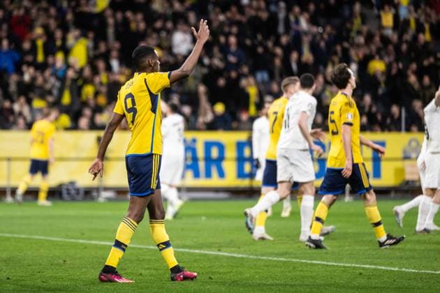 230327 Alexander Isak of Sweden looks dejected after scoring a goal that is later ruled as offside during the UEFA EURO, EM, Europameisterschaft,Fussball Qualifier, EM, Europameisterschaft football match between Sweden and Azerbaijan on March 27, 2023 in Stockholm. Photo: Maxim Thore BILDBYRAN kod MT JZ0347 bbeng football soccer fotboll fotball uefa euro qualifier landskamp emkval em-kvalifisering em-kvalik sverige sverige a sweden azerbajdzjan Copyright: MAXIMxTHORE BB230327MT033