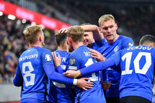 Sport Bilder des Tages SOCCER - UEFA EURO, EM, Europameisterschaft,Fussball 2024 Quali, AUT vs EST LINZ,AUSTRIA,27.MAR.23 - SOCCER - European Qualifiers 2024, OEFB international match, Länderspiel, Nationalmannschaft Austria vs Estland. Image shows the rejoicing of team EST with Rauno Sappinen (EST).  GEPAxpictures xChristianxMoser