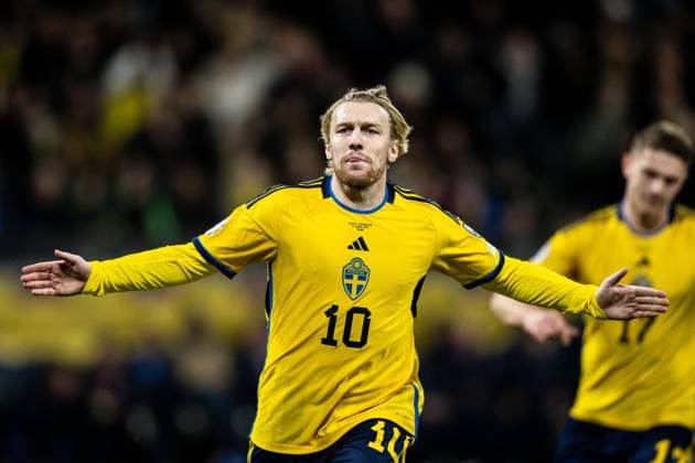 230327 Emil Forsberg of Sweden celebrates the 1-0 goal during the UEFA EURO, EM, Europameisterschaft,Fussball Qualifier, EM, Europameisterschaft football match between Sweden and Azerbaijan on March 27, 2023 in Stockholm. Photo: Maxim Thore BILDBYRAN kod MT JZ0347 bbeng football soccer fotboll fotball uefa euro qualifier landskamp emkval em-kvalifisering em-kvalik sverige sverige a sweden azerbajdzjan jubel Copyright: MAXIMxTHORE BB230327MT042
