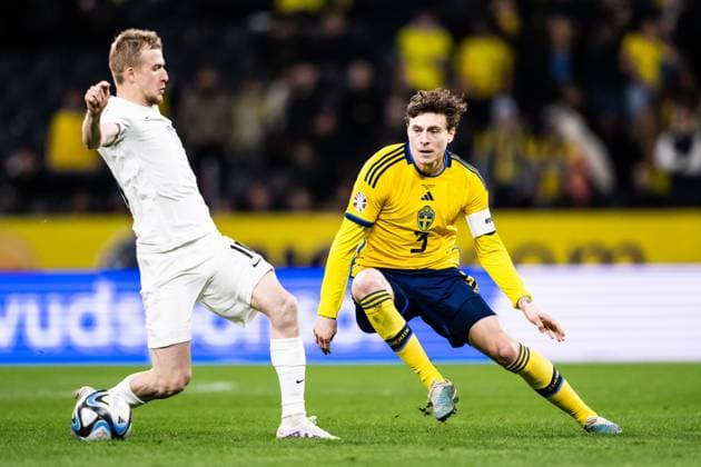 230327 Aleksey Isayev of Azerbaijan and Victor Nilsson Lindelöf of Sweden during the UEFA EURO, EM, Europameisterschaft,Fussball Qualifier, EM, Europameisterschaft football match between Sweden and Azerbaijan on March 27, 2023 in Stockholm. Photo: Jesper Zerman BILDBYRAN COP 234 JZ0347 bbeng football soccer fotboll fotball uefa euro qualifier landskamp emkval em-kvalifisering em-kvalik sverige sverige a sweden azerbajdzjan Copyright: JESPERxZERMAN BB230327JZ035