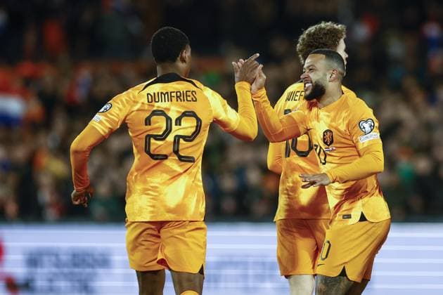 ROTTERDAM , 27-03-2023 , Stadion de Kuip , UEFA Qualification EURO 2024 , season 2022 2023 , match between Netherlands and Gibraltar , (L-R) Netherlands player Denzel Dumfries, Netherlands player Memphis Depay celebrating 2-0 Netherlands - Gibraltar  x20346831x Copyright: