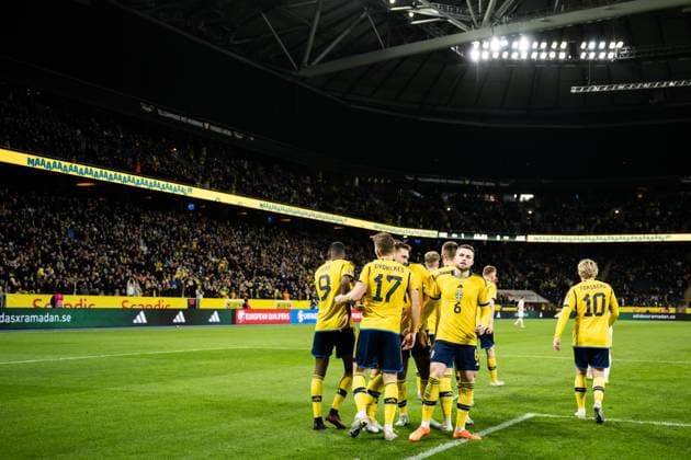 230327 Players of Sweden celebrate after 2-0 by Alexander Isak during the UEFA EURO, EM, Europameisterschaft,Fussball Qualifier, EM, Europameisterschaft football match between Sweden and Azerbaijan on March 27, 2023 in Stockholm. Photo: Jesper Zerman BILDBYRAN COP 234 JZ0347 bbeng football soccer fotboll fotball uefa euro qualifier landskamp emkval em-kvalifisering em-kvalik sverige sverige a sweden azerbajdzjan jubel Copyright: JESPERxZERMAN BB230327JZ041