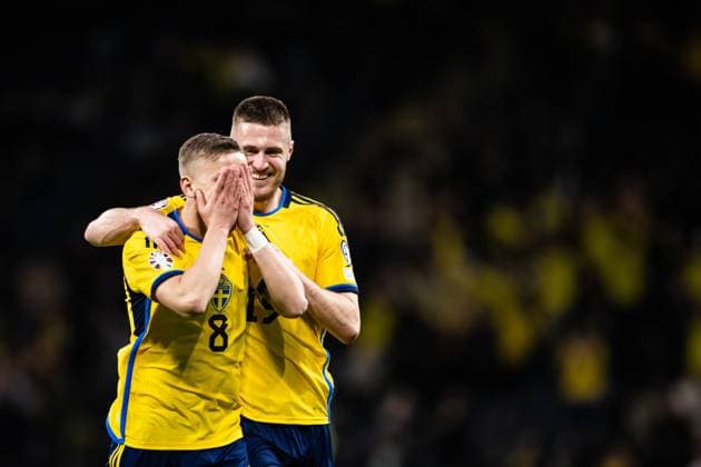 230327 Jesper Karlsson and Mattias Svanberg of Sweden celebrate after 4-0 during the UEFA EURO, EM, Europameisterschaft,Fussball Qualifier, EM, Europameisterschaft football match between Sweden and Azerbaijan on March 27, 2023 in Stockholm. Photo: Jesper Zerman BILDBYRAN COP 234 JZ0347 bbeng football soccer fotboll fotball uefa euro qualifier landskamp emkval em-kvalifisering em-kvalik sverige sverige a sweden azerbajdzjan jubel Copyright: JESPERxZERMAN BB230327JZ046