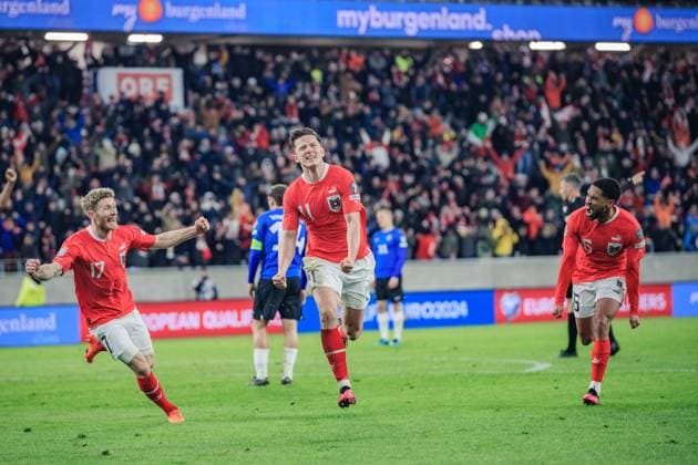 SOCCER - UEFA EURO, EM, Europameisterschaft,Fussball 2024 Quali, AUT vs EST LINZ,AUSTRIA,24.MAR.27 - SOCCER - European Qualifiers 2024, OEFB international match, Länderspiel, Nationalmannschaft Austria vs Estland. Image shows the rejoicing of Florian Kainz,l Michael Gregoritsch and Philipp Mwene (AUT). GEPAxpictures xManuelxBinder