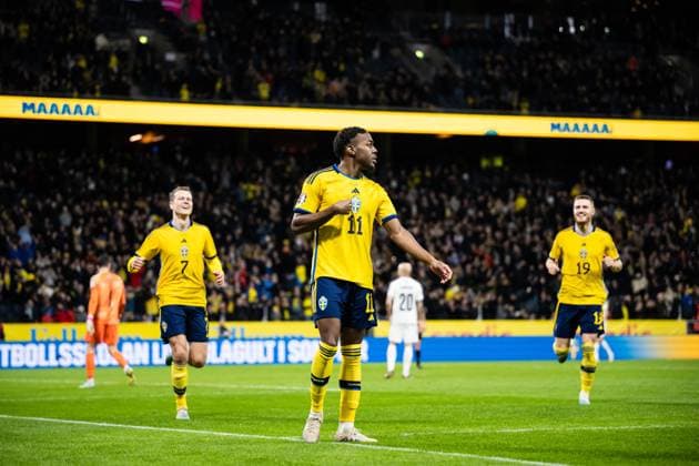 230327 Anthony Elanga of Sweden celebrates after 5-0 during the UEFA EURO, EM, Europameisterschaft,Fussball Qualifier, EM, Europameisterschaft football match between Sweden and Azerbaijan on March 27, 2023 in Stockholm. Photo: Jesper Zerman BILDBYRAN COP 234 JZ0347 bbeng football soccer fotboll fotball uefa euro qualifier landskamp emkval em-kvalifisering em-kvalik sverige sverige a sweden azerbajdzjan jubel Copyright: JESPERxZERMAN BB230327JZ052