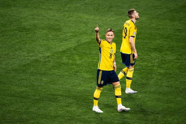 230327 Jesper Karlsson of Sweden celebrates after scoring 4-0 during the UEFA EURO, EM, Europameisterschaft,Fussball Qualifier, EM, Europameisterschaft football match between Sweden and Azerbaijan on March 27, 2023 in Stockholm. Photo: Emma Wallskog BILDBYRAN COP 320 JZ0347 bbeng football soccer fotboll fotball uefa euro qualifier landskamp emkval em-kvalifisering em-kvalik sverige sverige a sweden azerbajdzjan jubel Copyright: EMMAxWALLSKOG BB230327EW026