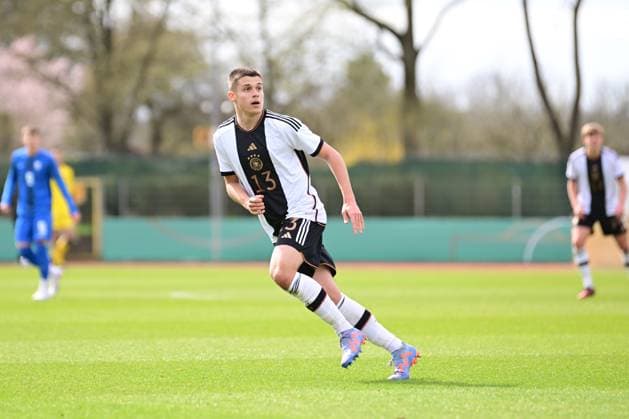 Fußball I U-19-Junioren I Saison 2022 2023 I EM-Qualifikation I Deutschland U 19 - Slowenien U 19 I 28.03.2023 Nicolo Tresoldi (13, Deutschland U 19) Bremen Weserstadion - Platz 11 Bremen Deutschland Copyright: xLobeca FelixxSchlikisx