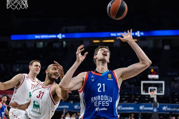 Sport Themen der Woche KW13 Sport Bilder des Tages Tibor Pleiss of Anadolu Efes Turkish Airlines EuroLeague Regular Season game between Anadolu Efes Istanbul and EA7 Emporio Armani Milan at Sinan Erdem Arena on March 28, 2023, Istanbul, Turkey. Copyright: KenanxAsyali STA_3596