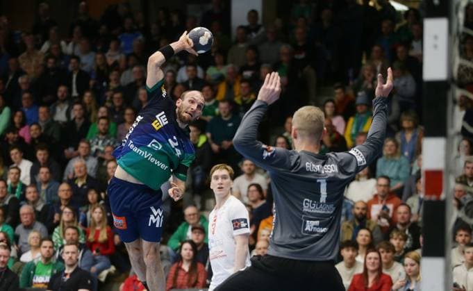Sport Themen der Woche KW13 Sport Bilder des Tages BAU Göppingen , Handball EHF European League Achtelfinale Rückspiel: FRISCH AUF! - Valur Reykjavik , links: Marcel Schiller ( Göppi ) *** BAU Göppingen , Handball EHF European League Round of 16 second leg FRISCH AUF Valur Reykjavik , left Marcel Schiller Göppi