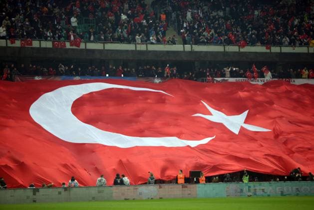 Fußball, EM Quali, Türkei - Kroatien Fans of Turkey during the UEFA EURO, EM, Europameisterschaft,Fussball 2024 qualifying round group D match between Turkey and Croatia at Bursa Buyuksehir Belediye Stadium in Bursa, Turkey on March 28, 2023. Bursa Turkey Copyright: xSeskimphotox Turkey-Croatia_280323 (3)