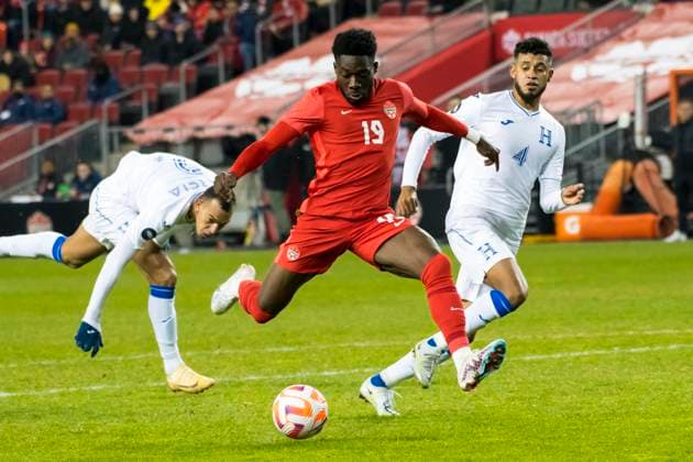 Fußball, CONCACAF Nations League, Kanada - Honduras March 28, 2023, Toronto, Ontario, Canada: Alphonso Davies 19 in action during the CONCACAF Nations League qualifier game between Canada and Honduras at BMO field in Toronto. The game ended 4-1 for Canada sending it to the semifinals. Toronto Canada - ZUMAm154 20230328_zap_m154_052 Copyright: xAngelxMarchinix