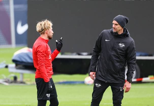 RB Leipzig Training 28.03.2023 Leipzig, 28.03.2023, RBL Trainingszentrum, Fußball Bundesliga , RB Leipzig Training , Im Bild v.l.: Kevin Kampl (44, RB Leipzig) und Co-Trainer Alexander Zickler (RB Leipzig) ,