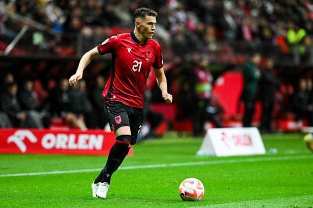 March 27, 2023, Warsaw, Poland: Kristjan Asllani (Albania) seen in action during the UEFA EURO, EM, Europameisterschaft,Fussball 2024 Qualifiers group E match between Poland and Albania at the PGE National Stadium in Warsaw. Warsaw Poland - ZUMAs227 20230327_zip_s227_024 Copyright: xMateuszxSlodkowskix