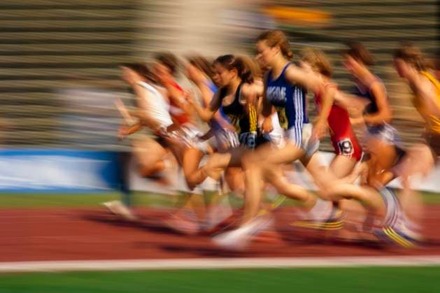 Versuch Geschwindigkeit auch der Frauen-Leichtathletik darzustellen *** Attempt to represent speed also of womens athletics