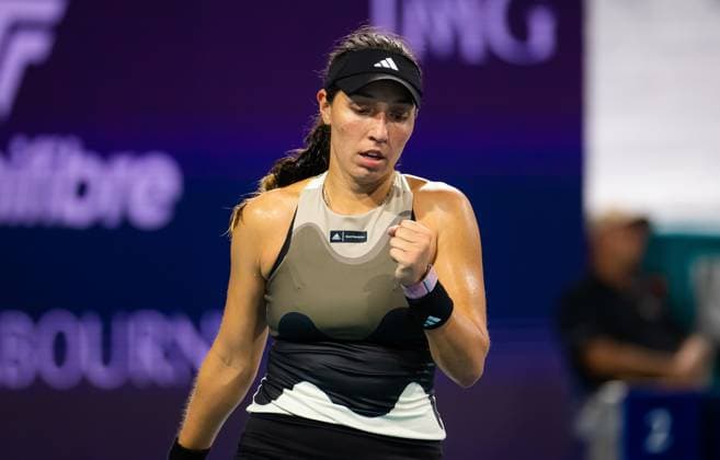 March 29, 2023, MIAMI, UNITED STATES: Jessica Pegula of the United States in action during the quarter-final of the 2023 Miami Open WTA, Tennis Damen 1000 tennis tournament against Anastasia Potapova of Russia MIAMI UNITED STATES - ZUMAa181 20230329_zaa_a181_019 Copyright: xRobxPrangex