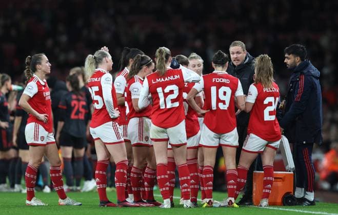 London, England, 29th March 2023. Jonas Eidevall coach of Arsenal briefs his players during a break in play during the UEFA Women™s Champions League match at the Emirates Stadium, London. Picture credit should read: David Klein Sportimage EDITORIAL USE ONLY. No use with unauthorised audio, video, data, fixture lists, club league logos or live services. Online in-match use limited to 120 images, no video emulation. No use in betting, games or single club league player publications. SPI-2339-0027