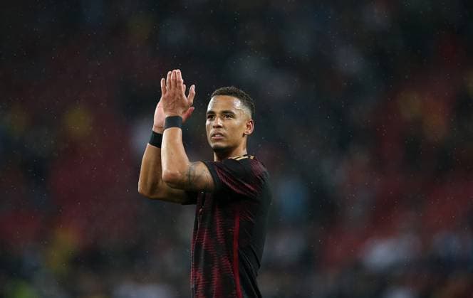28.03.2023, Fussball, Nationalmannschaft, Freundschaftsspiel, Deutschland - Belgien, im Rhein-Energie-Stadion Köln. enttäuscht bedanken sich die deutschen Spieler bei den Fans, Thilo Kehrer (Deutschland)