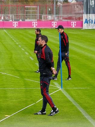 Sport Themen der Woche KW13 Sport Bilder des Tages Thomas Tuchel, Trainer (FC Bayern Muenchen HC) GER, FC Bayern, Fussball, 1.Bundesliga Herren, Spielzeit 2022 2023, 30.03.2023 (DFL DFB REGULATIONS PROHIBIT ANY USE OF PHOTOGRAPHS as IMAGE SEQUENCES and or QUASI-VIDEO). GER, FC Bayern ,Fussball, 1.Bundesliga Herren, Spielzeit 2022 2023, 30.03.2023 Muenchen *** Thomas Tuchel, Coach FC Bayern Muenchen HC GER, FC Bayern, Football, 1 Bundesliga Men, Season 2022 2023, 30 03 2023 DFL DFB REGULATES PROHIBIT ANY USE OF PHOTOGRAPHS as IMAGE SEQUENCES and or QUASI VIDEO GER, FC Bayern ,Football, 1 Bundesliga Men, Season 2022 2023, 30 03 2023 Muenchen Copyright: xEibner-Pressefoto JohannxMedveyx EP_JMY