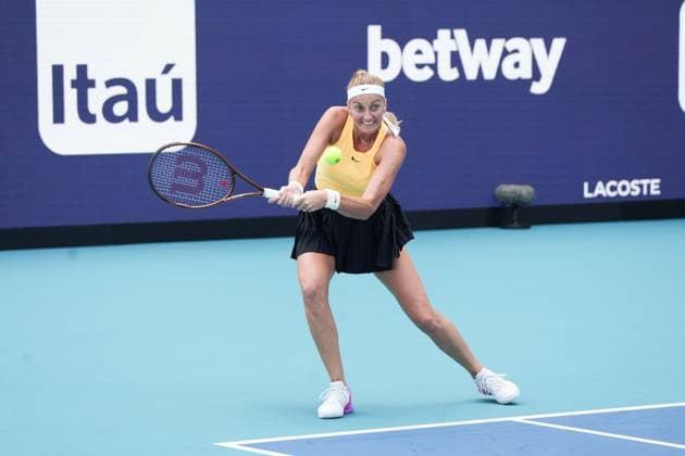 March 30, 2023, Miami Gardens, Florida, United States: March, 30 - Miami Gardens: Eketerina Alexandrova, in action here, plays Petra Kvitova(CZE) during the Quarter-Finals of the 2023 Miami Open by Itau. Miami Gardens United States - ZUMApa3_ 0240902355st Copyright: xAndrewxPatronx