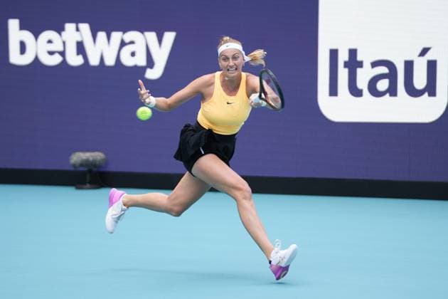 Sport Bilder des Tages March 30, 2023, Miami Gardens, Florida, United States: March, 30 - Miami Gardens: Eketerina Alexandrova, in action here, plays Petra Kvitova(CZE) during the Quarter-Finals of the 2023 Miami Open by Itau. Miami Gardens United States - ZUMApa3_ 0240902433st Copyright: xAndrewxPatronx