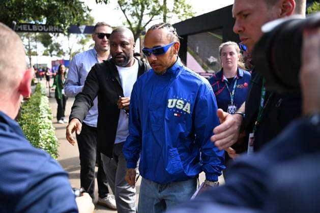 AUSTRALIAN F1 GRAND PRIX, Lewis Hamilton of Mercedes arrives to the 2023 Australian Grand Prix at the Albert Park Circuit in Melbourne, Friday, March 31, 2023. ( NO ARCHIVING, EDITORIAL USE ONLY, NO USE IN BOOKS WITHOUT CONSENT MELBOURNE VICTORIA AUSTRALIA  Copyright: xJAMESxROSSx 20230331001781096919