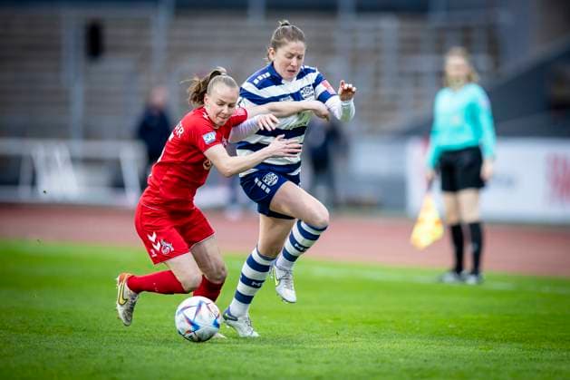 1. Frauen-Bundesliga; 1. FC Koeln - MSV Duisburg, 31.03.2023 Laura Donhauser (25, 1. FC Koeln), Brooke Gabrielle Deneski (23, MSV Duisburg)waehrend der Begegnung 1. FC Koeln - MSV Duisburg an Spieltag 17 der Frauen-Fussball-Bundesliga am 31.03.2023 im Suedstadion in Koeln. DFL REGULATIONS PROHIBIT ANY USE OF PHOTOGRAPHS AS IMAGE SEQUENCES AND OR QUASI-VIDEO. Copyright: xBEAUTIFULxSPORTS AxelxKohringx