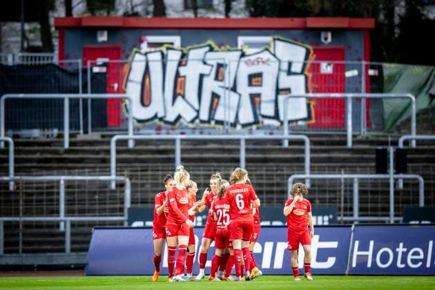 1. Frauen-Bundesliga; 1. FC Koeln - MSV Duisburg, 31.03.2023 Freude ueber das 1:0 durch Weronika Zawistowska (24, 1. FC Koeln) waehrend der Begegnung 1. FC Koeln - MSV Duisburg an Spieltag 17 der Frauen-Fussball-Bundesliga am 31.03.2023 im Suedstadion in Koeln. DFL REGULATIONS PROHIBIT ANY USE OF PHOTOGRAPHS AS IMAGE SEQUENCES AND OR QUASI-VIDEO. Copyright: xBEAUTIFULxSPORTS AxelxKohringx
