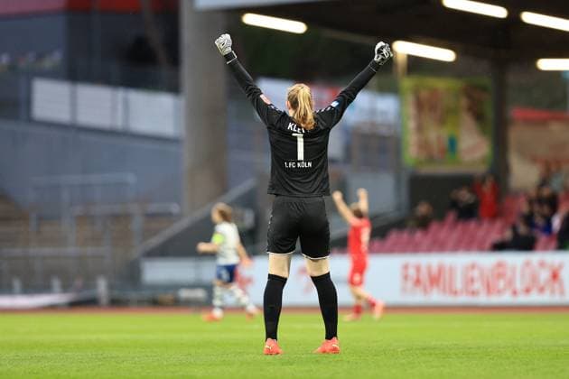 Flyeralarm Frauen-Bundesliga 2022-2023, 1. FC Köln - MSV Duisburg Manon Klett (FC, 1) bejubelt das 1:0 für 1. FC Köln Köln Südstadion Nordrhein-Westfalen Deutschland